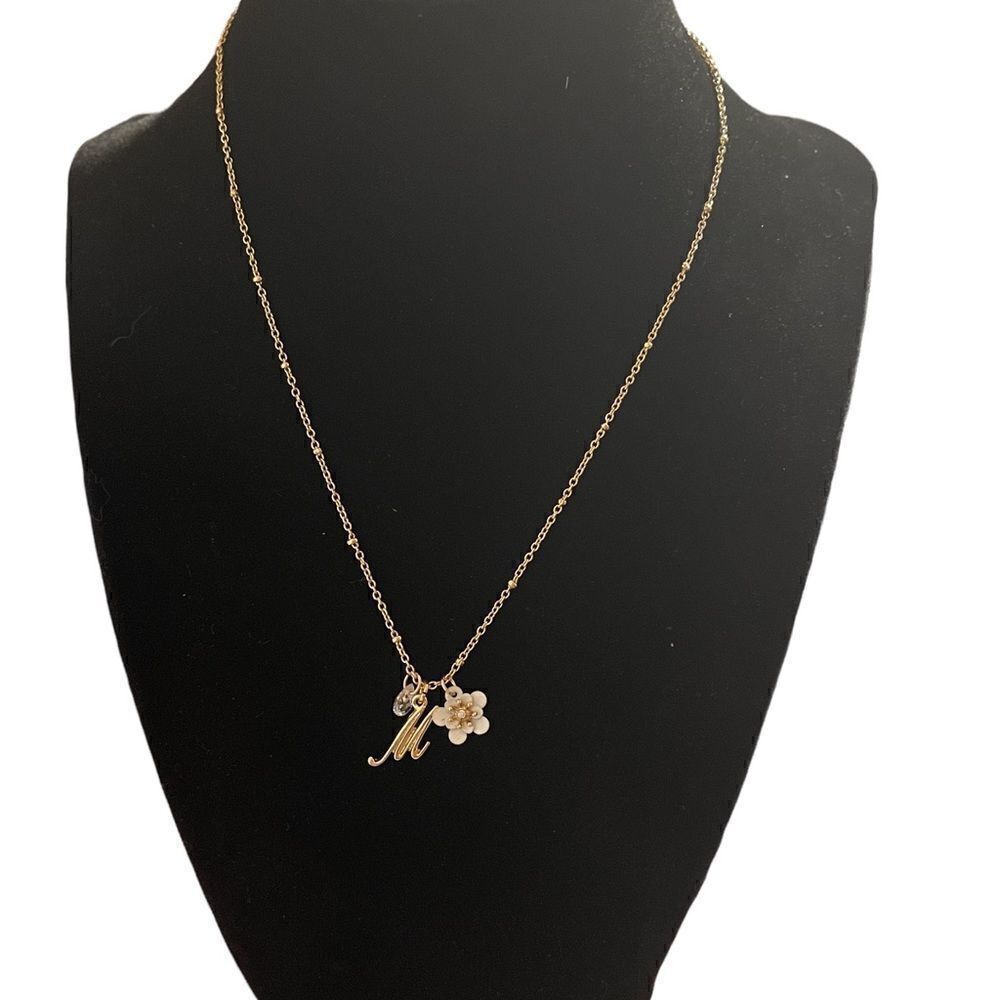 NWT Lonna& lilly gold tone letter M and white petal flower charm chain necklace